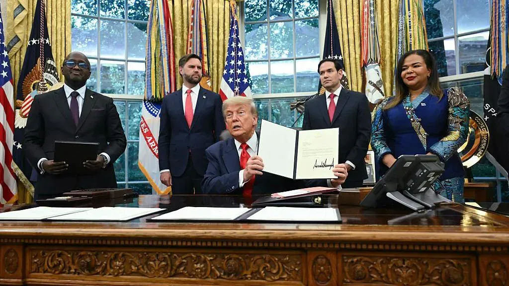 The road to lasting peace in Congo is still very long and full of potential pitfalls and ambushes. But the agreement signed in Washington is a good start!